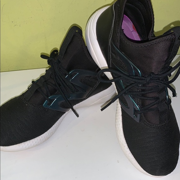 Reebok Shoes - Reebok hayasu ltd rare , holographic, sneakers size 8